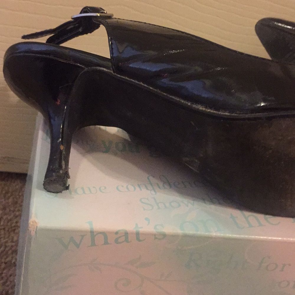 Pointed toe heels - Picture 3 of 5